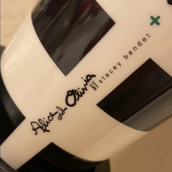 Alice and Olivia Starbucks cup limited edition *rare and htf * - Picture 5 of 6